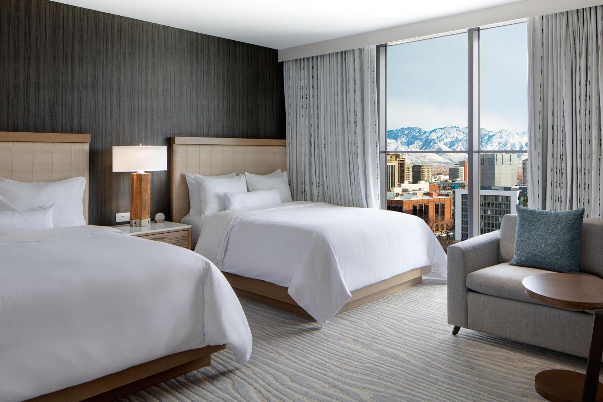Element Downtown 4*
